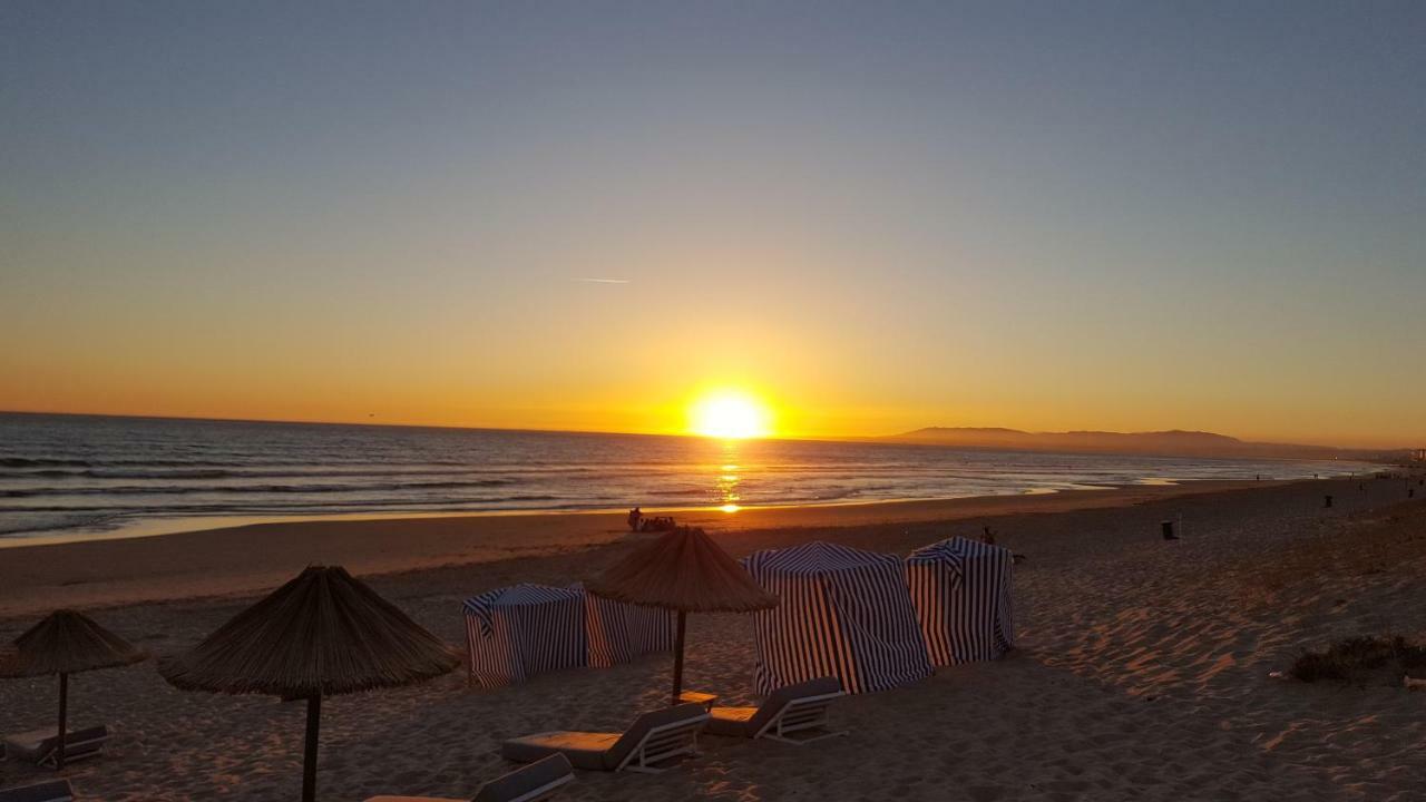 The View - Sea, Surf And Lisbon Apartment Costa da Caparica Bagian luar foto